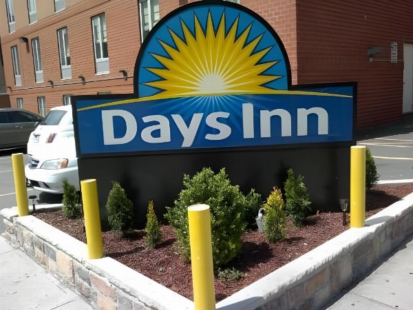 Days Inn by Wyndham Long Island City image 18