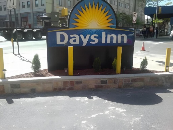 Days Inn by Wyndham Long Island City image 28